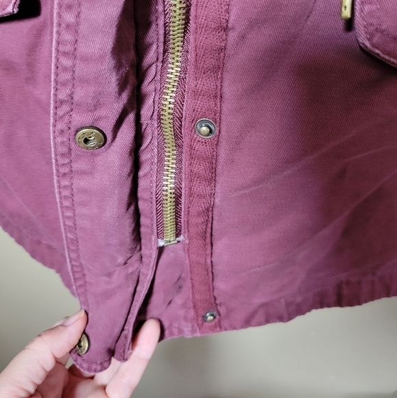 Ardene small burgundy lightweight fall/spring quilted jacket layering piece - Picture 7 of 13
